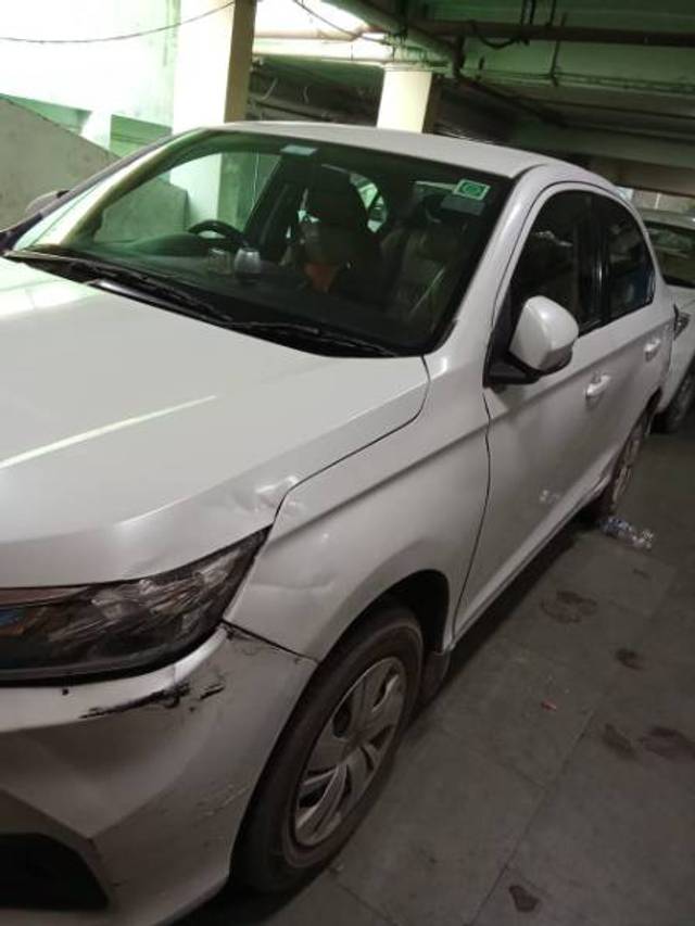 https://images10.gaadi.com/usedgaadi-sellcar/UsedCar/g5e28c5ba/e0df7d5a-e120-4052-8936-9cf7a0b087e0.jpg?imwidth=6400