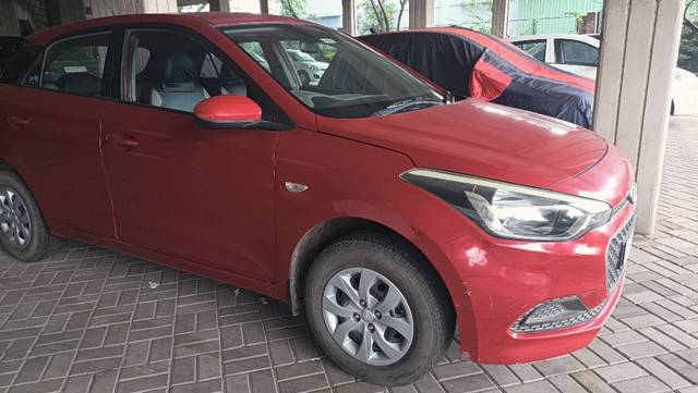 https://images10.gaadi.com/usedgaadi-sellcar/UsedCar/g5e3413ea/d1b6d9e3-b8d9-43dd-8045-dd8234e7e1f4.jpg?imwidth=6400