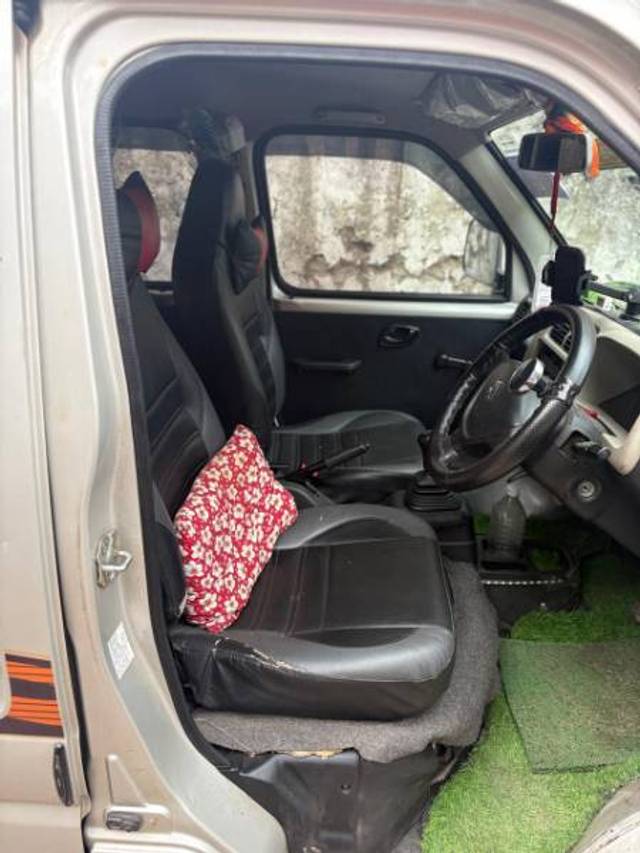 https://images10.gaadi.com/usedgaadi-sellcar/UsedCar/g5e5bbcca/f67ad440-1fc9-46ee-9fd0-979b46a9e89b.jpg?imwidth=6402