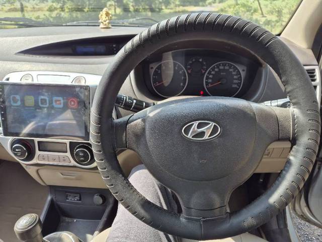 https://images10.gaadi.com/usedgaadi-sellcar/UsedCar/g5e62430a/2b94c869-e2d2-4d9a-bb75-8b5611a98f9a.jpg?imwidth=6402