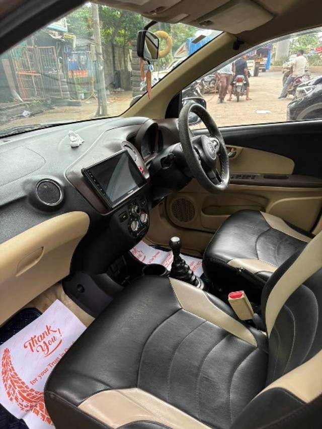 https://images10.gaadi.com/usedgaadi-sellcar/UsedCar/g5e708b4a/3b00dfd2-4e5b-4b89-b2bf-456642fa9707.jpeg?imwidth=6402