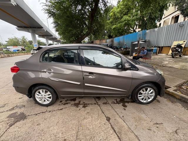 https://images10.gaadi.com/usedgaadi-sellcar/UsedCar/g5e708b4a/69398ad8-8b4e-45cf-826a-b1fad0dc1396.jpeg?imwidth=6400