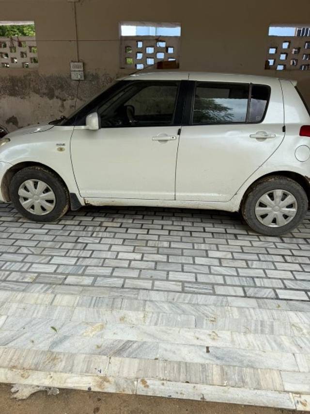 https://images10.gaadi.com/usedgaadi-sellcar/UsedCar/g5e84901a/735e6d7b-fc4d-46f3-8817-e9a0467d1571.jpeg?imwidth=6401