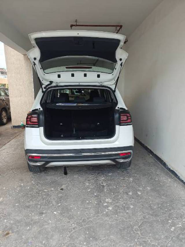 https://images10.gaadi.com/usedgaadi-sellcar/UsedCar/g5eacd19a/c94b76b1-c25a-494b-8b32-62049f9663d4.jpg?imwidth=6401