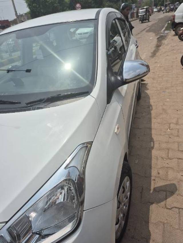 https://images10.gaadi.com/usedgaadi-sellcar/UsedCar/g5ebb1cba/fea87fd1-b2e8-4aea-8f0d-775b8078d93d.jpg?imwidth=6402