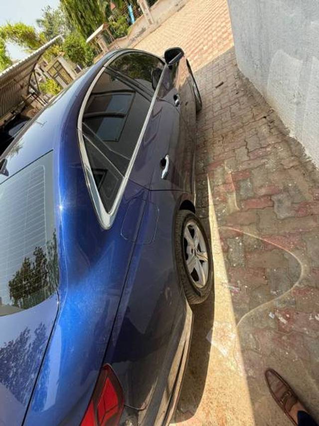 https://images10.gaadi.com/usedgaadi-sellcar/UsedCar/g5eda18aa/0bb8b32d-aeb1-4e32-9d4c-98aed891a6b6.jpg?imwidth=6401