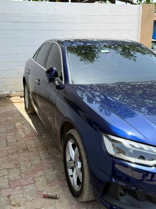 https://images10.gaadi.com/usedgaadi-sellcar/UsedCar/g5eda18aa/8b9f6b8a-b572-4387-8cd2-0d20ca90e5d5.jpg?imwidth=6402