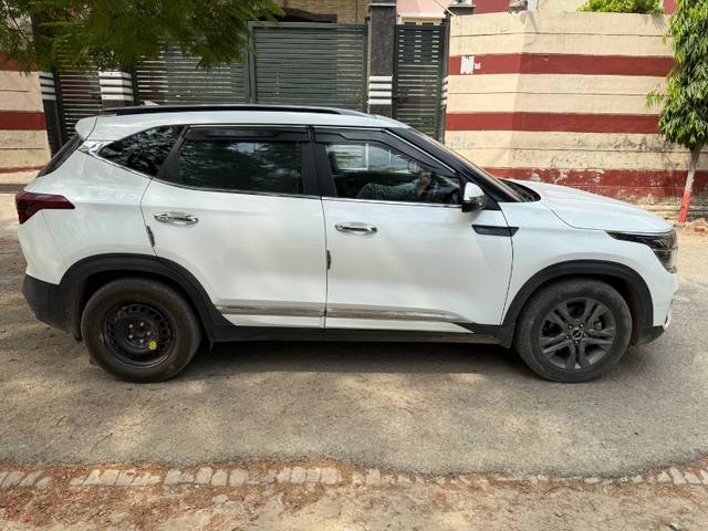 https://images10.gaadi.com/usedgaadi-sellcar/UsedCar/g5ee2e24a/d98196c4-2597-42e7-afe0-d9b616c4d623.jpeg?imwidth=6401