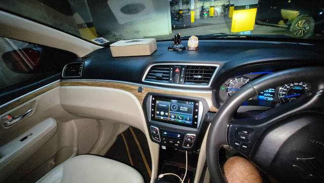 https://images10.gaadi.com/usedgaadi-sellcar/UsedCar/g5f0a1b7a/a70b90e9-aab7-48ea-90ab-4abc1a352282.jpg?imwidth=6401