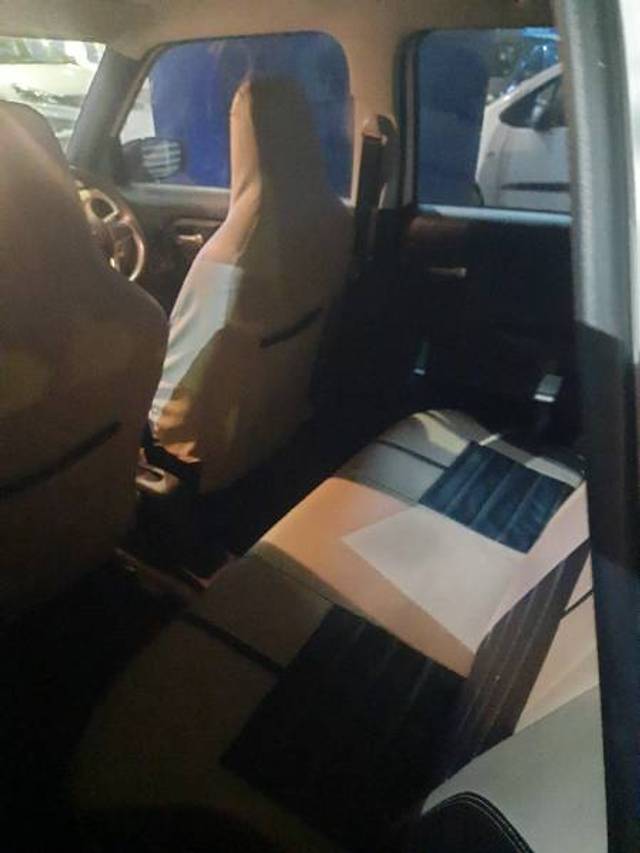 https://images10.gaadi.com/usedgaadi-sellcar/UsedCar/g5f1e9d9a/3b4a437a-55a2-46a4-8675-0b1ec65b9d7f.jpg?imwidth=6402
