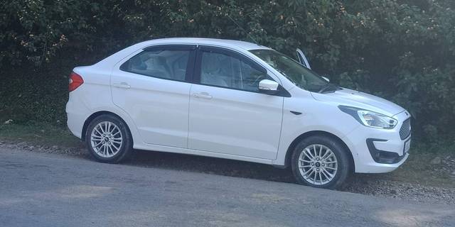 https://images10.gaadi.com/usedgaadi-sellcar/UsedCar/g5f26ceca/0fccf4db-550b-45e9-b92a-2556b5e2aa1f.jpg?imwidth=6400