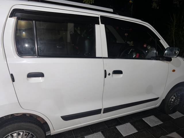 https://images10.gaadi.com/usedgaadi-sellcar/UsedCar/g5f2dcaba/62c1850d-2862-4a9a-9db1-2bf2cbabcceb.jpeg?imwidth=6401