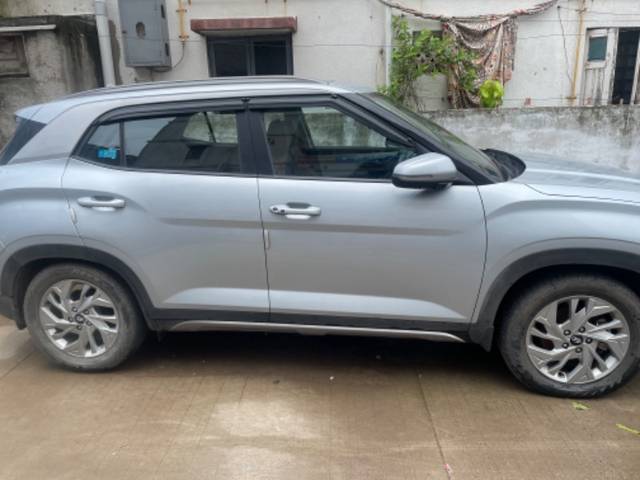 https://images10.gaadi.com/usedgaadi-sellcar/UsedCar/g5f32c7ca/92929e32-2e2c-424e-8a9d-734ba7811baa.jpeg?imwidth=6400