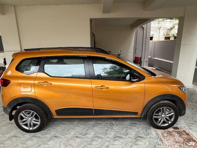 https://images10.gaadi.com/usedgaadi-sellcar/UsedCar/g5f43b5aa/8d11c143-7659-4d34-8001-003bd19e69d7.jpeg?imwidth=6401