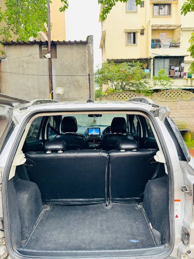 https://images10.gaadi.com/usedgaadi-sellcar/UsedCar/g5f6037ba/574ce5bb-008f-49a8-985e-bdf398474546.jpeg?imwidth=6402