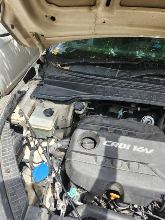 https://images10.gaadi.com/usedgaadi-sellcar/UsedCar/g5f63f9aa/c90b7595-cbf5-4e32-8f15-65a6ea0a76e2.jpg?imwidth=6402