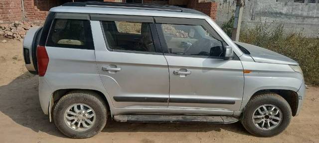 https://images10.gaadi.com/usedgaadi-sellcar/UsedCar/g5f8a9dca/9dab4159-d857-401d-ba95-af9e82ea1bf2.jpg?imwidth=6400
