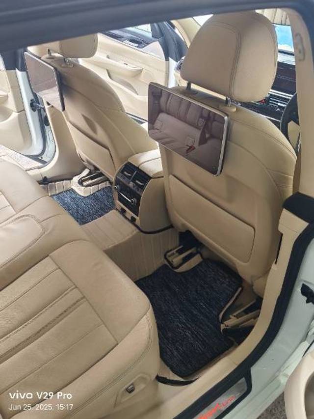 https://images10.gaadi.com/usedgaadi-sellcar/UsedCar/g5f97c27a/14a92449-94ed-4692-bce9-8dc101be7a2e.jpg?imwidth=6402