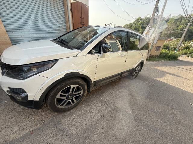 https://images10.gaadi.com/usedgaadi-sellcar/UsedCar/g5fc3895a/4552fae6-e154-44fd-a25d-86686b8bee72.jpeg?imwidth=6400