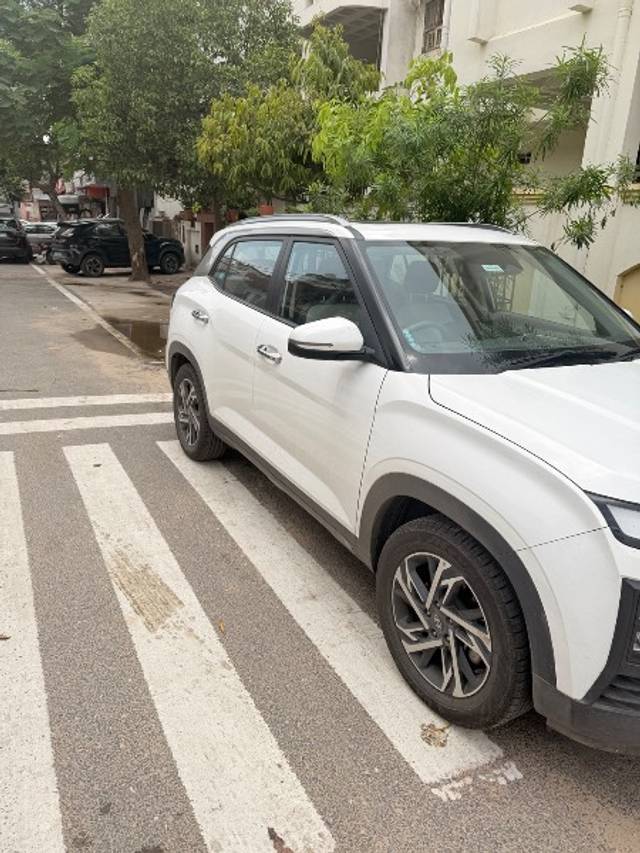 https://images10.gaadi.com/usedgaadi-sellcar/UsedCar/g5fe9653a/f0331e8a-1ddb-4a7e-8b97-0c50a8123f2a.jpeg?imwidth=6401