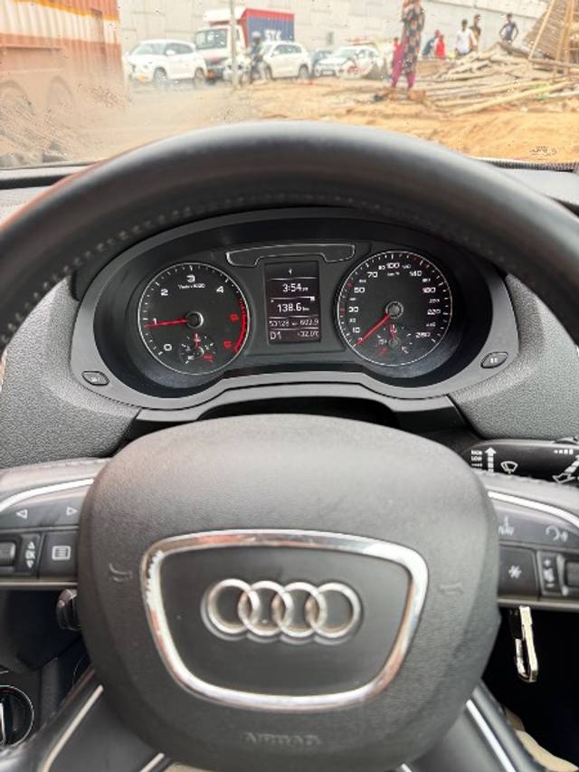 https://images10.gaadi.com/usedgaadi-sellcar/UsedCar/g5ff666ba/8d041e01-9888-48dc-a887-d52c8b6300c2.jpeg?imwidth=6402