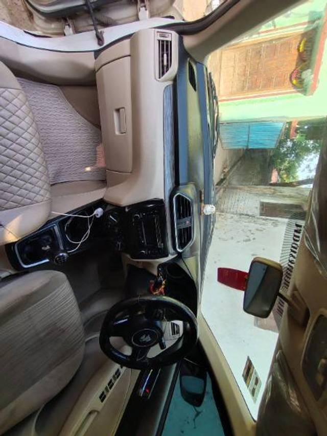 https://images10.gaadi.com/usedgaadi-sellcar/UsedCar/g5ffcf47a/51e9b691-211f-4b9b-8df0-dbf2ecf1dcea.jpg?imwidth=6402