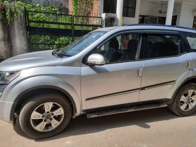 Second-hand 2014 Mahindra XUV500 W8 2WD for sale in Lucknow