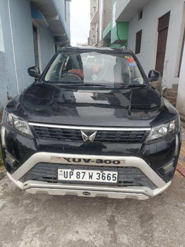 Mahindra XUV300 W2 Second-hand 2024 Mahindra XUV300 W2 for sale in Etah