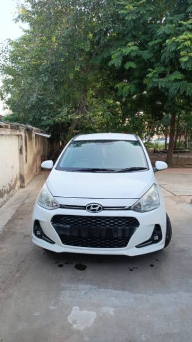 Hyundai Grand i10 1.2 Kappa Magna BSIV Second-hand 2019 Hyundai Grand i10 1.2 Kappa Magna BSIV for sale in Ahmedabad