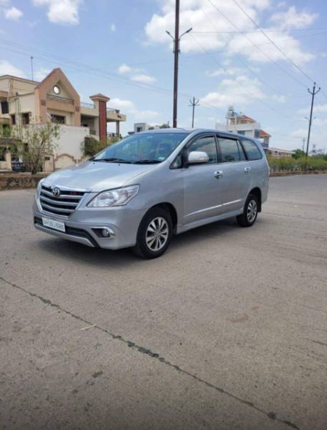 Toyota Innova 2.5 VX (Diesel) 7 Seater Second-hand 2015 Toyota Innova 2.5 VX (Diesel) 7 Seater for sale in Osmanabad