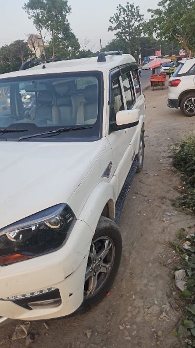 Mahindra Scorpio Intelli Hybrid S8 Second-hand 2017 Mahindra Scorpio Intelli Hybrid S8 for sale in Bulandshahr