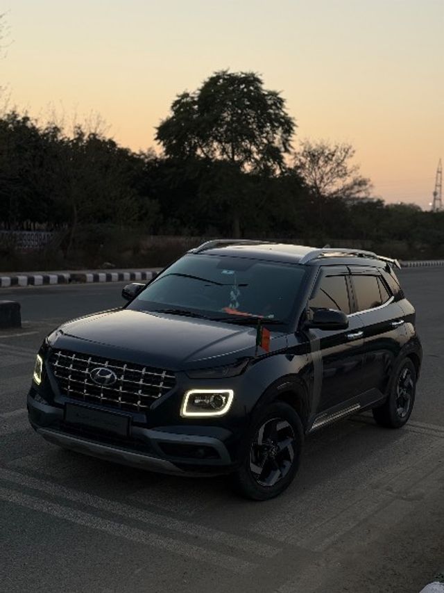 Second-hand 2020 Hyundai Venue SX Turbo for sale in New Delhi