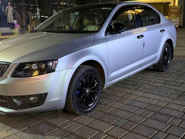 Skoda Octavia Elegance 1.8 TSI AT Second-hand 2014 Skoda Octavia Elegance 1.8 TSI AT for sale in Bangalore