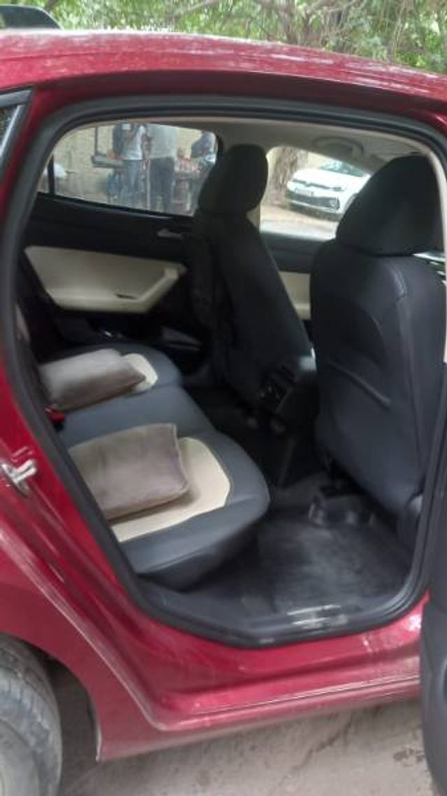 Second-hand 2024 Volkswagen Virtus Topline AT for sale in New Delhi