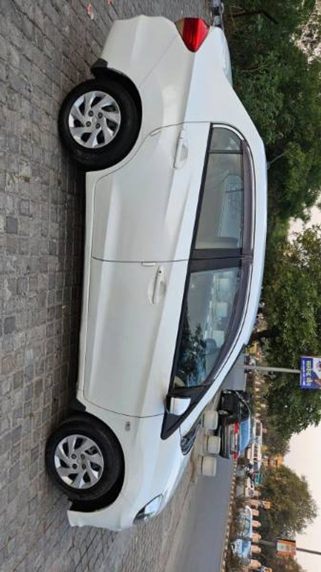 Honda Amaze S i-Vtech Second-hand 2015 Honda Amaze S i-Vtech for sale in New Delhi