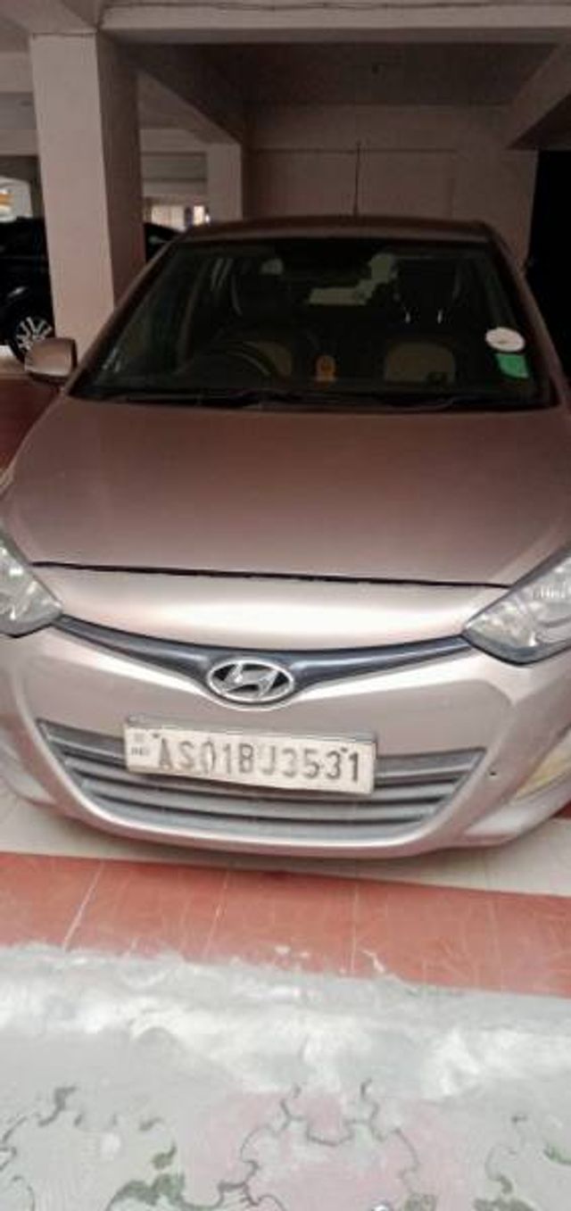 Second-hand 2013 Hyundai i20 Sportz 1.4 CRDi for sale in Guwahati