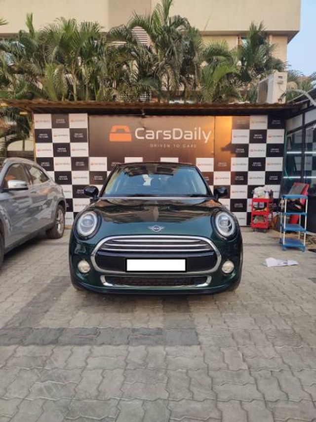 Second-hand 2018 Mini 5 DOOR Cooper D for sale in Surat