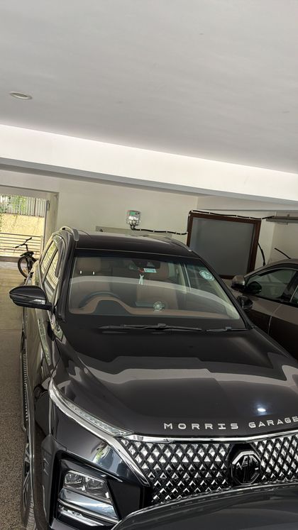 2025 MG Hector Plus Savvy Pro CVT 7 Str 2023-2025