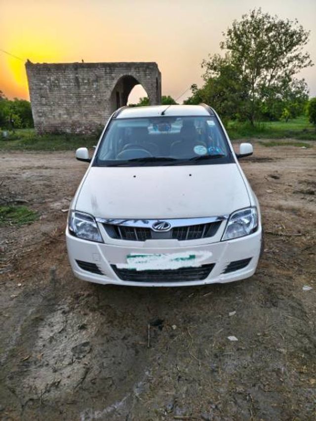 Second-hand 2022 Mahindra E Verito D2 for sale in New Delhi