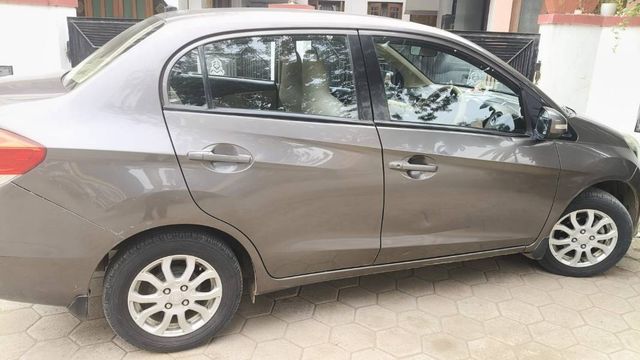 Second-hand 2013 Honda Amaze VX i-Vtech for sale in Indore