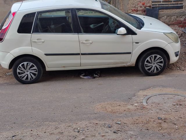 Ford Figo Petrol ZXI Second-hand 2011 Ford Figo Petrol ZXI for sale in Jaipur