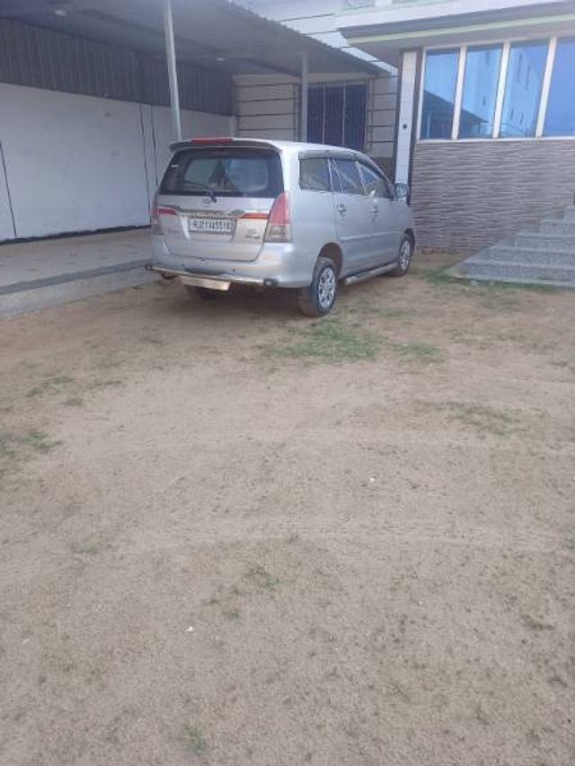 Toyota Innova 2.5 E Diesel MS 7-seater Second-hand 2010 Toyota Innova 2.5 E Diesel MS 7-seater for sale in Sikar