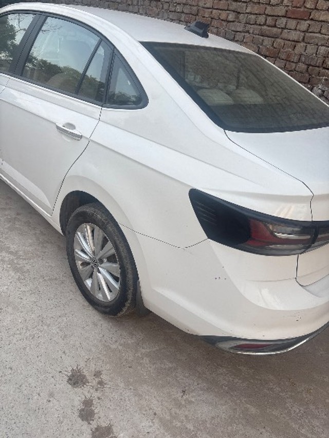 Second-hand 2022 Volkswagen Virtus Highline AT BSVI for sale in New Delhi-4