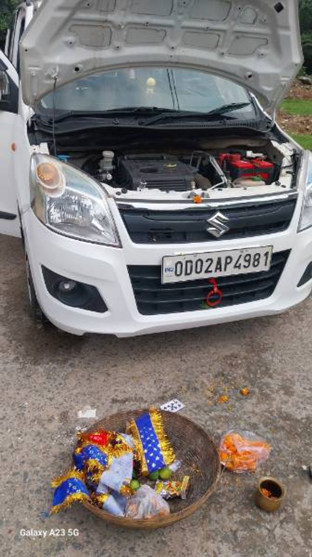 Second-hand 2017 Maruti Suzuki Wagon R AMT VXI for sale in Cuttack