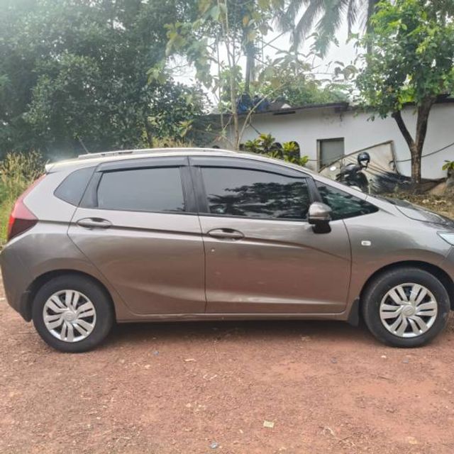 Honda Jazz 1.2 SV i VTEC Second-hand 2015 Honda Jazz 1.2 SV i VTEC for sale in Kannur