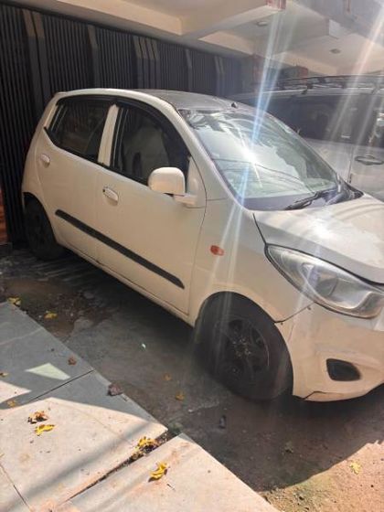 2014 Hyundai i10 मैग्ना 1.1L