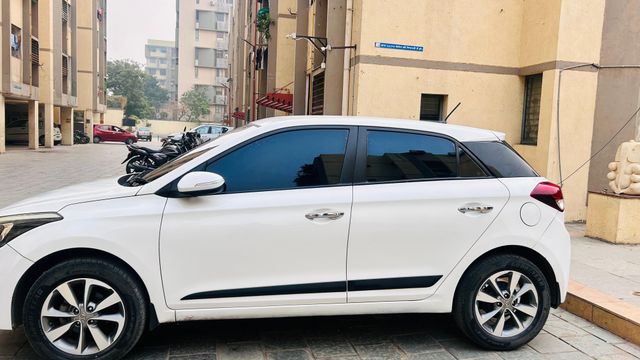 Second-hand 2017 Hyundai i20 1.2 एस्टा ऑप्शन for sale in Ahmedabad