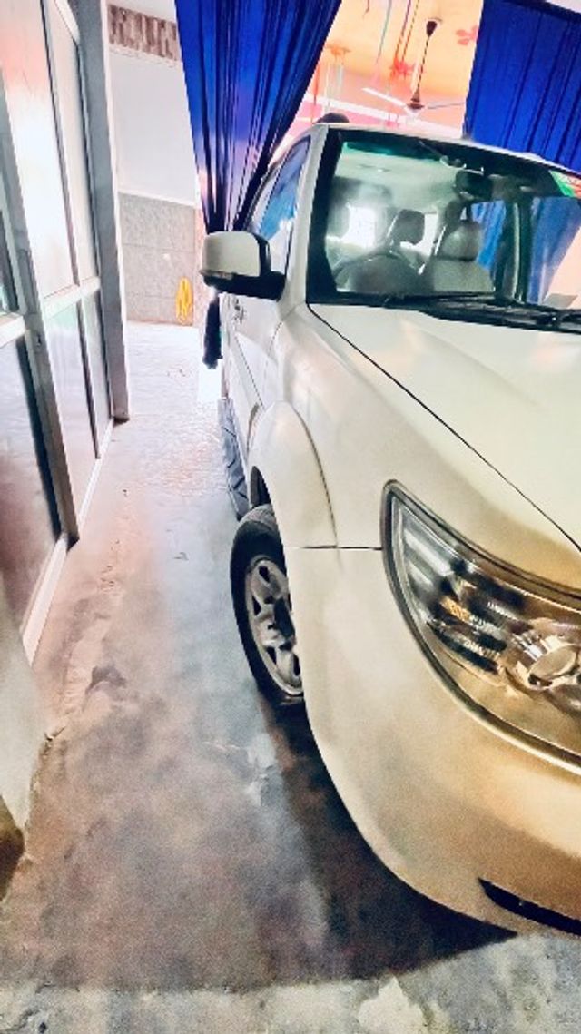 Second-hand 2014 Tata Safari Storme EX for sale in Allahabad