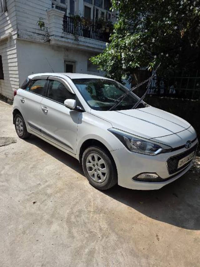 Hyundai i20 स्पोर्टज़ 1.2 Second-hand 2017 Hyundai i20 स्पोर्टज़ 1.2 for sale in Haridwar