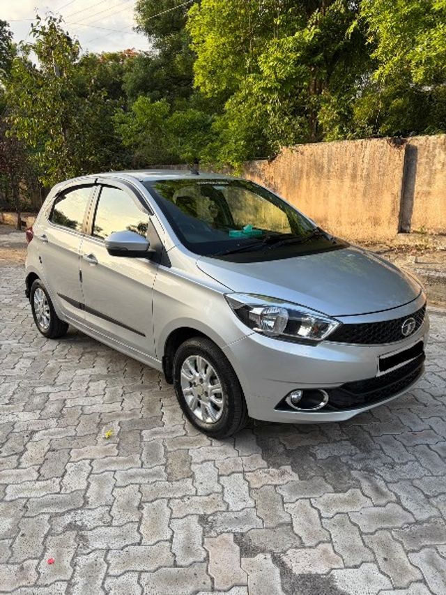 Tata Tiago 1.2 Revotron एक्सजेड Second-hand 2018 Tata Tiago 1.2 Revotron एक्सजेड for sale in Vellore